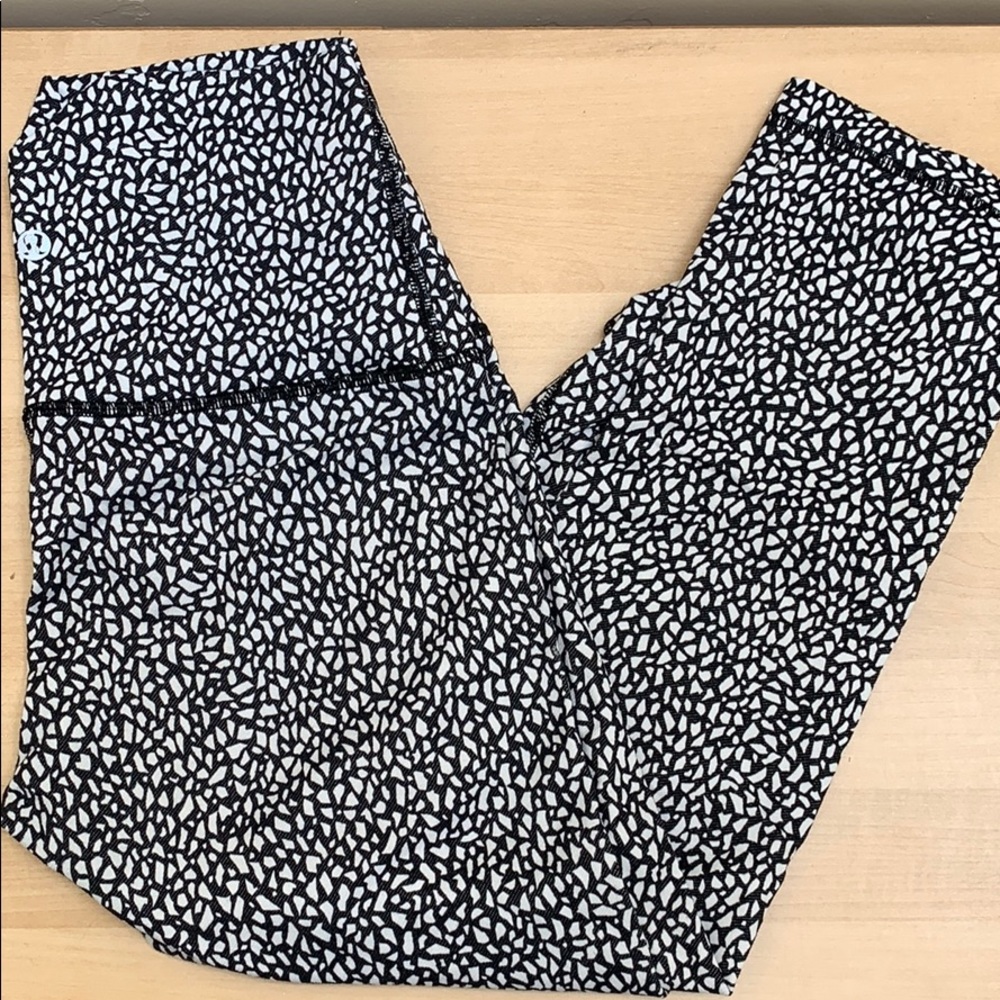 Lululemon cropped leggings size 6